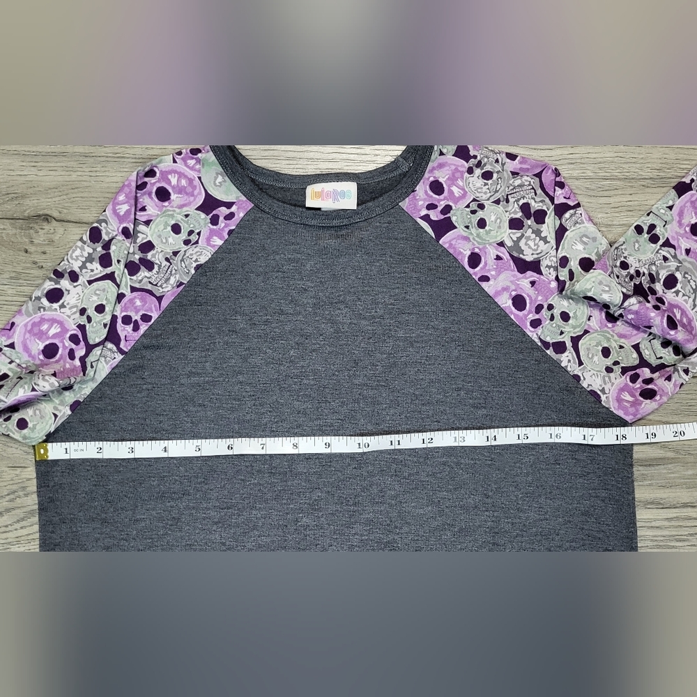 LulaRoe Sloan Raglan Top - Picture 5 of 6
